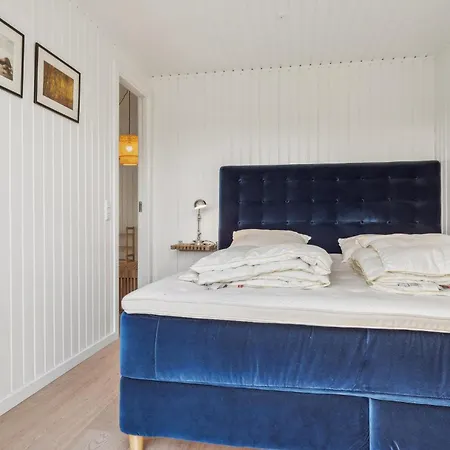 Three-bedroom In * Knebel