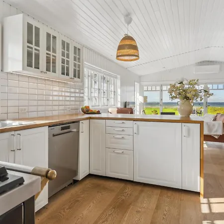 Three-bedroom In Semesterbostad *
