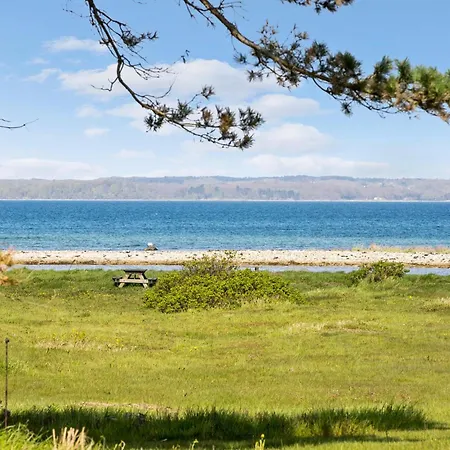 Three-bedroom In Semesterbostad *