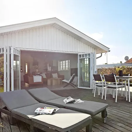 Semesterbostad Three-bedroom In *