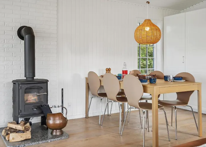 Three-bedroom In * Knebel